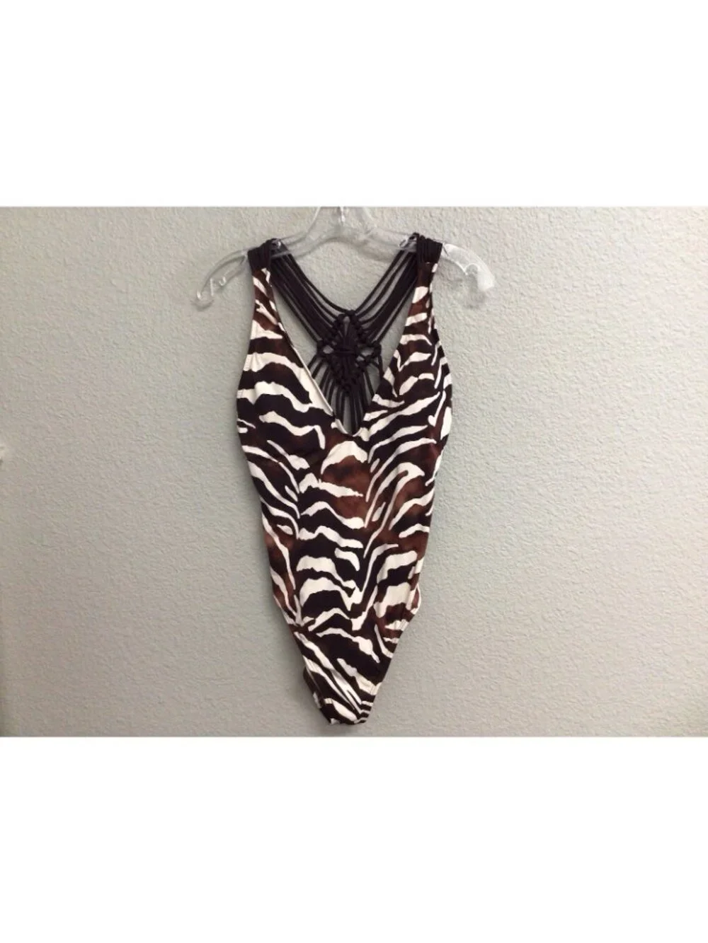 La Blanca Women's One Piece Swimsuit Size 10 Tiger Animal Print Slimming